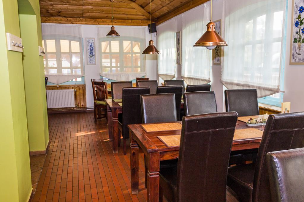 Bed and Breakfast Oetoesfogat Panzio Siófok Esterno foto