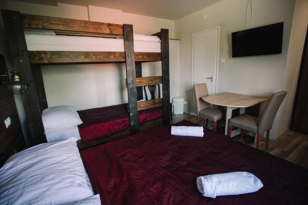Bed and Breakfast Oetoesfogat Panzio Siófok Esterno foto