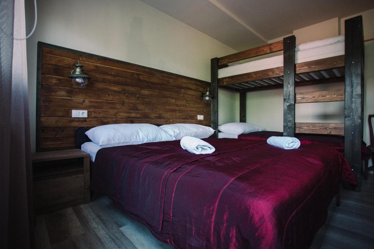 Bed and Breakfast Oetoesfogat Panzio Siófok Esterno foto